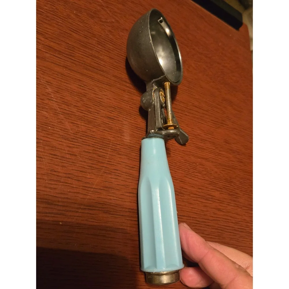 Vintage Ice Cream Scoop Thumb Trigger Blue Fluted Handle Rustic Kitchen Tool